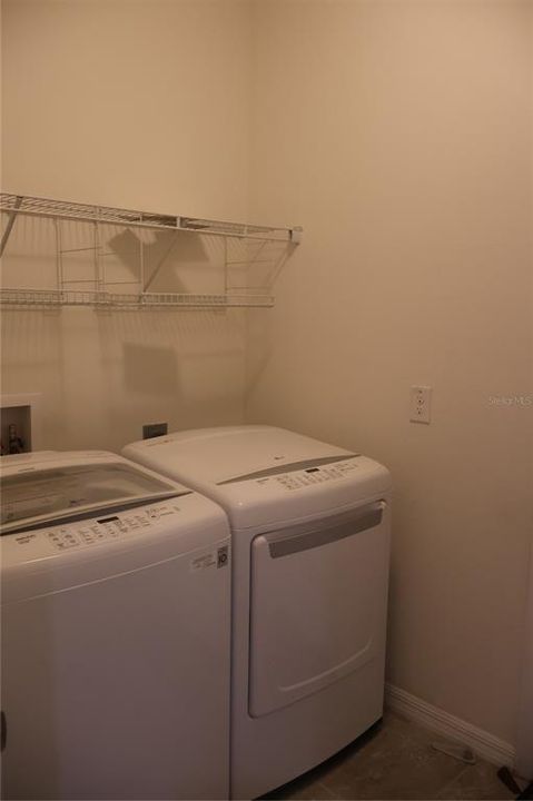 En Renta: $2,600 (4 camas, 3 baños, 2340 Pies cuadrados)
