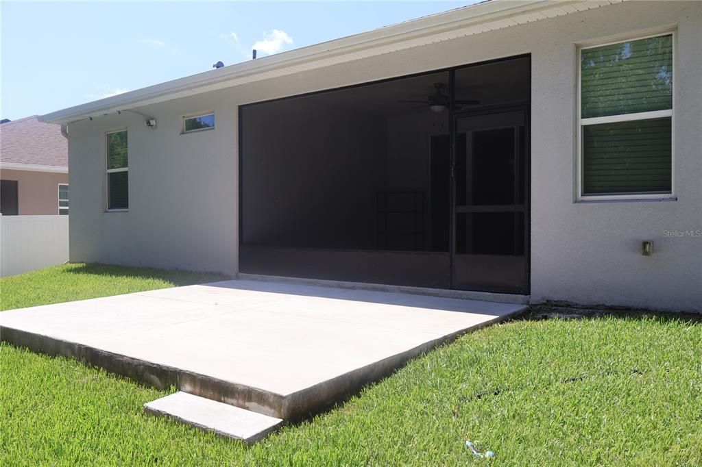 En Renta: $2,600 (4 camas, 3 baños, 2340 Pies cuadrados)