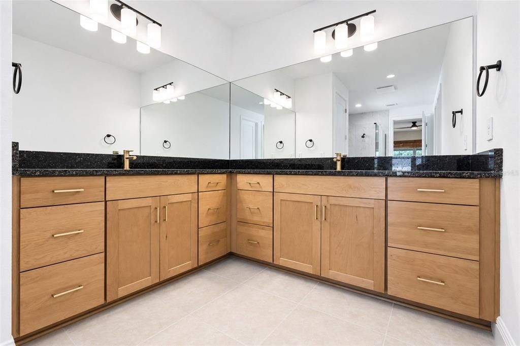 En Venta: $539,900 (4 camas, 3 baños, 2195 Pies cuadrados)