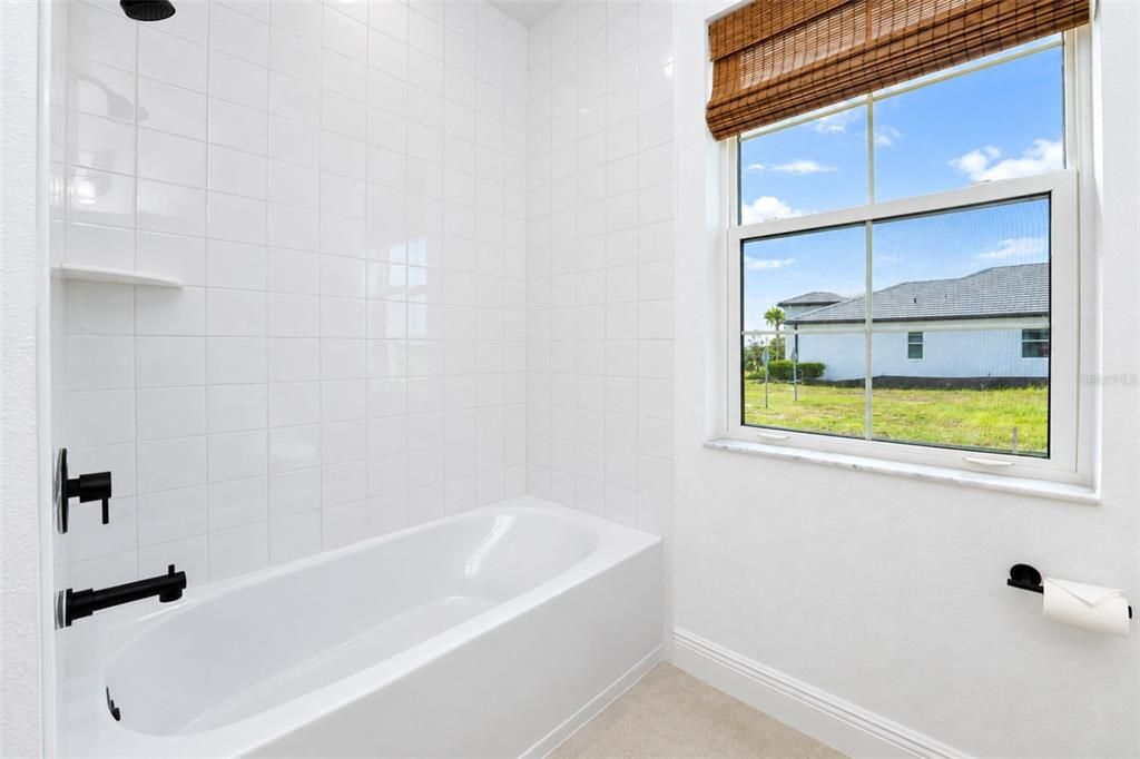 En Venta: $539,900 (4 camas, 3 baños, 2195 Pies cuadrados)