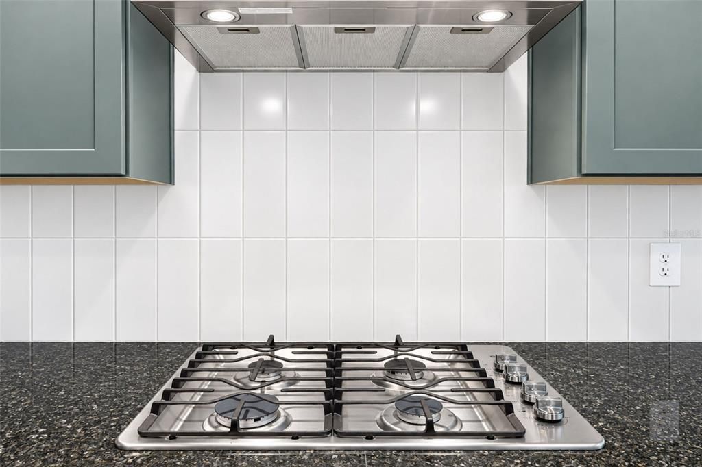 En Venta: $539,900 (4 camas, 3 baños, 2195 Pies cuadrados)