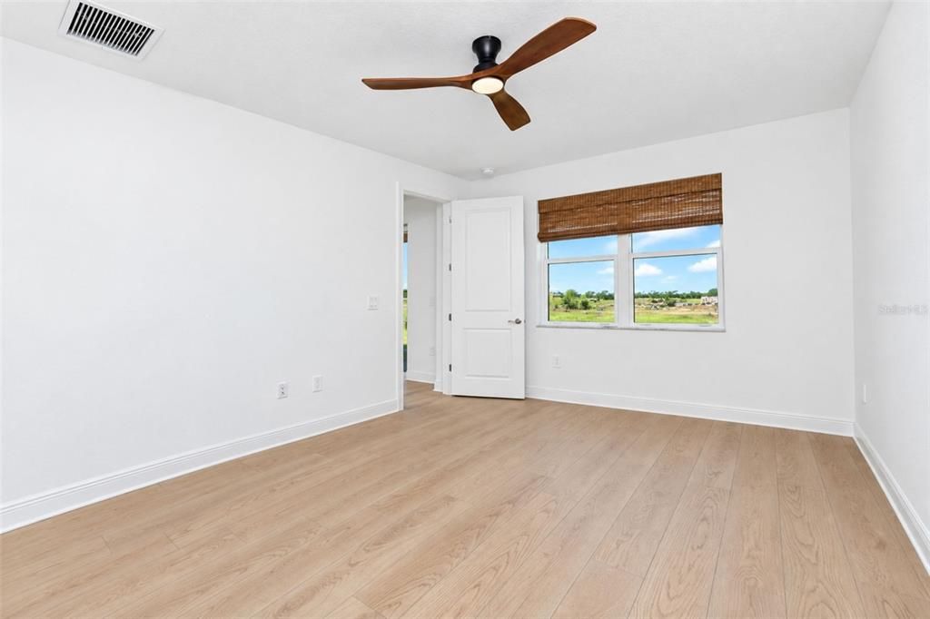 En Venta: $539,900 (4 camas, 3 baños, 2195 Pies cuadrados)
