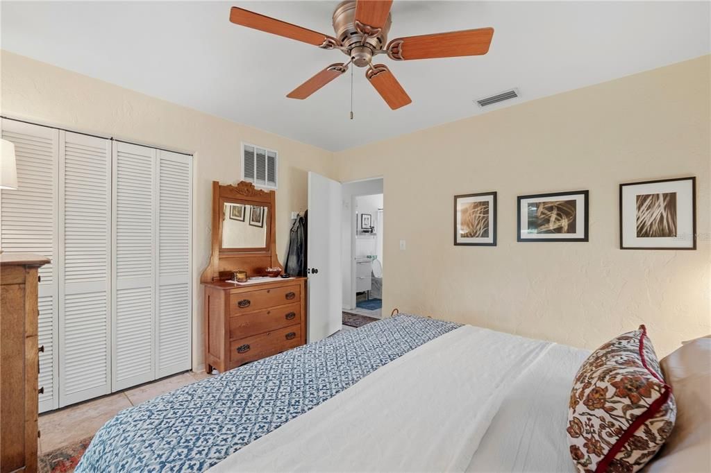 En Venta: $360,000 (3 camas, 1 baños, 1141 Pies cuadrados)