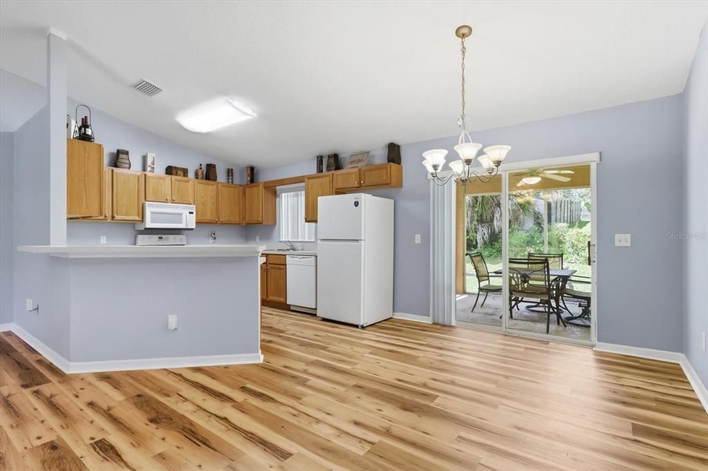 For Sale: $245,900 (2 beds, 2 baths, 1449 Square Feet)