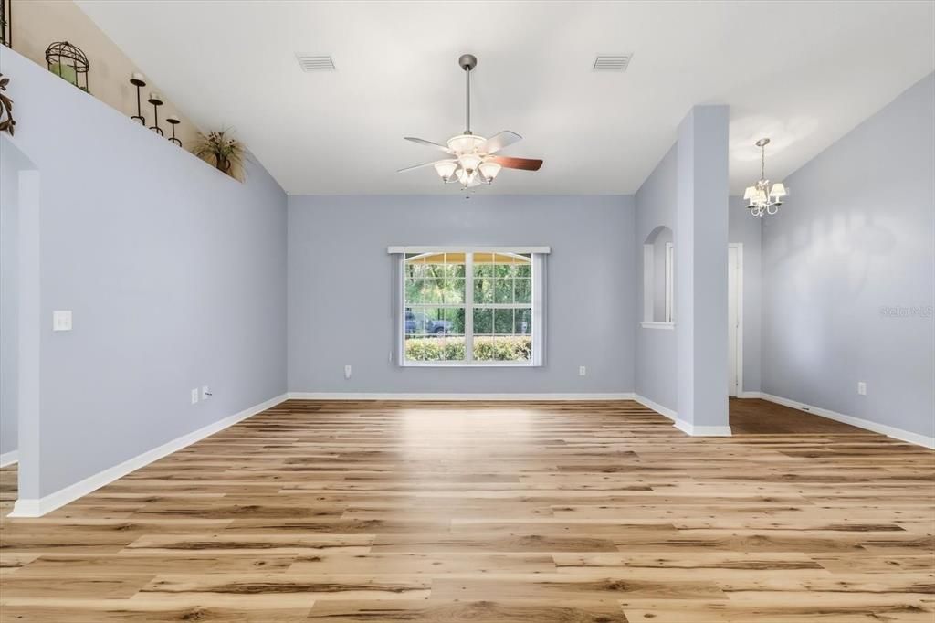 For Sale: $245,900 (2 beds, 2 baths, 1449 Square Feet)