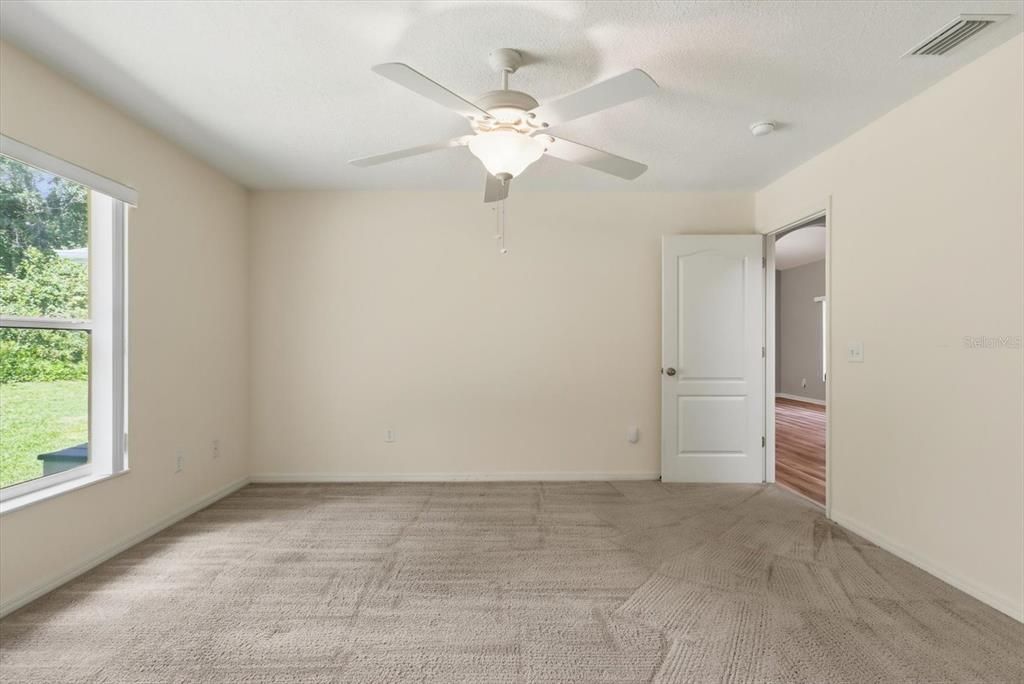 For Sale: $245,900 (2 beds, 2 baths, 1449 Square Feet)