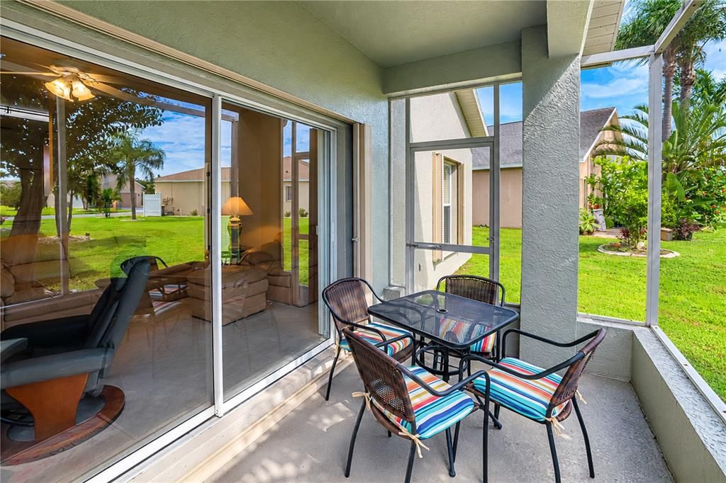 En Venta: $240,000 (2 camas, 2 baños, 1239 Pies cuadrados)