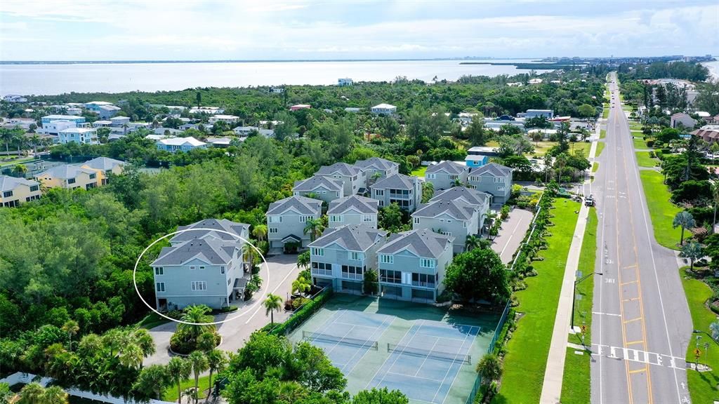 На продажу: $639,000 (2 спален, 2 ванн, 1440 Квадратных фут)