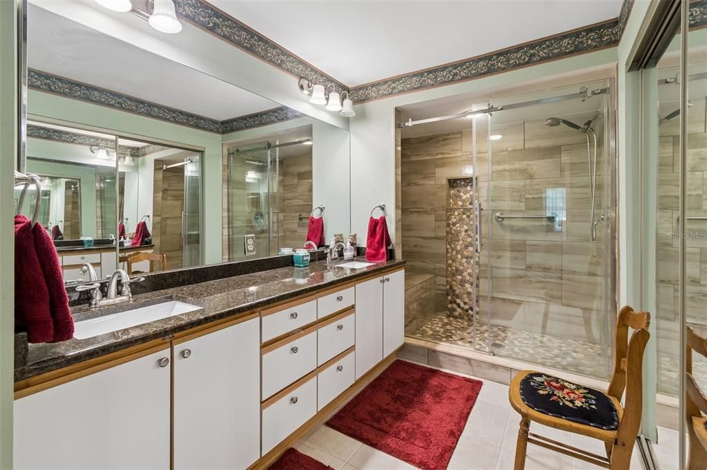 For Sale: $235,000 (2 beds, 2 baths, 1212 Square Feet)