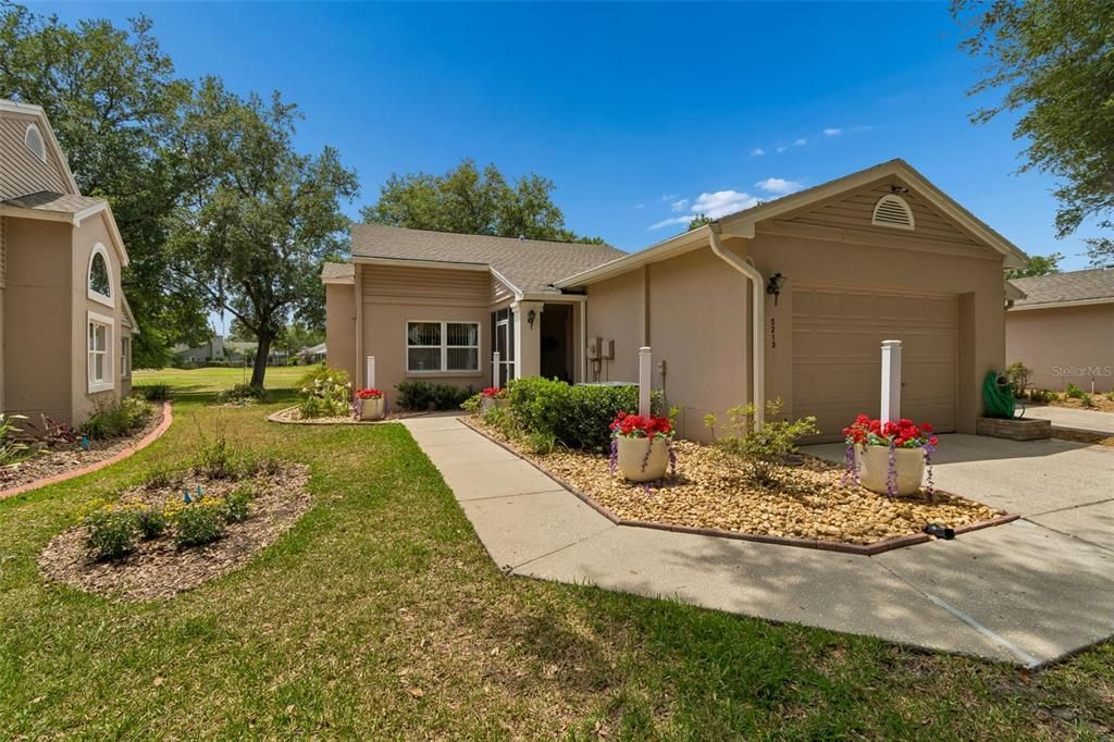 For Sale: $235,000 (2 beds, 2 baths, 1212 Square Feet)