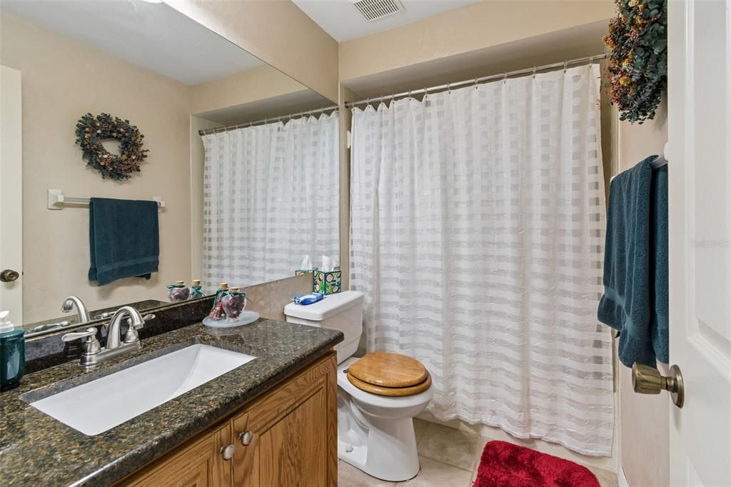 For Sale: $235,000 (2 beds, 2 baths, 1212 Square Feet)