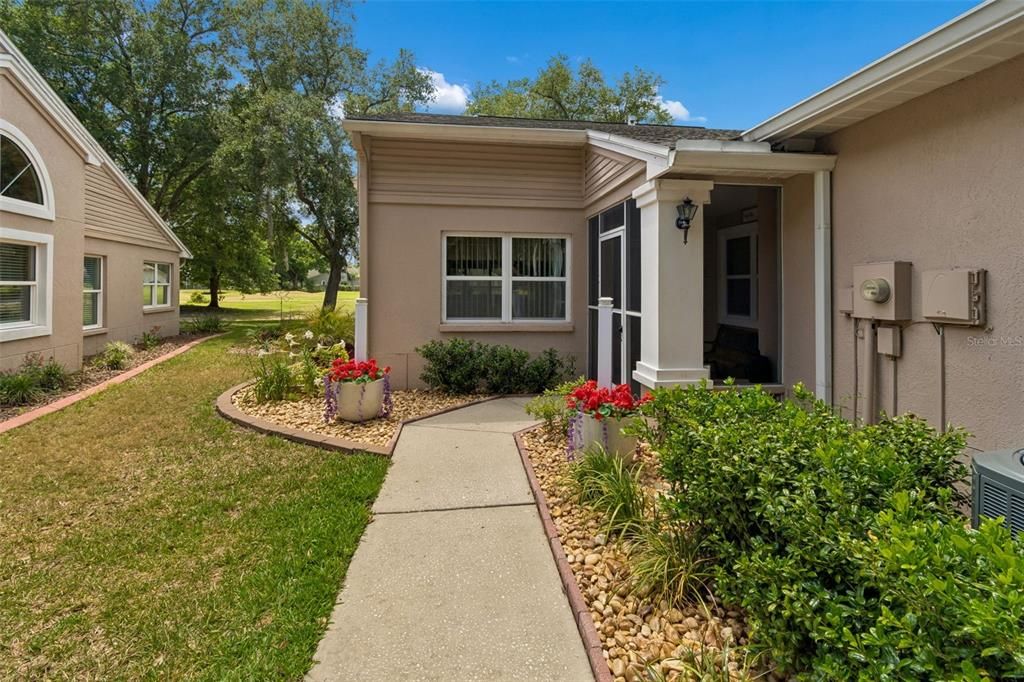 For Sale: $235,000 (2 beds, 2 baths, 1212 Square Feet)