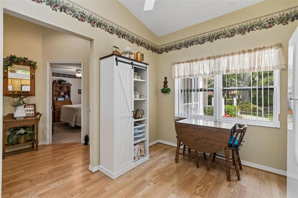 For Sale: $235,000 (2 beds, 2 baths, 1212 Square Feet)