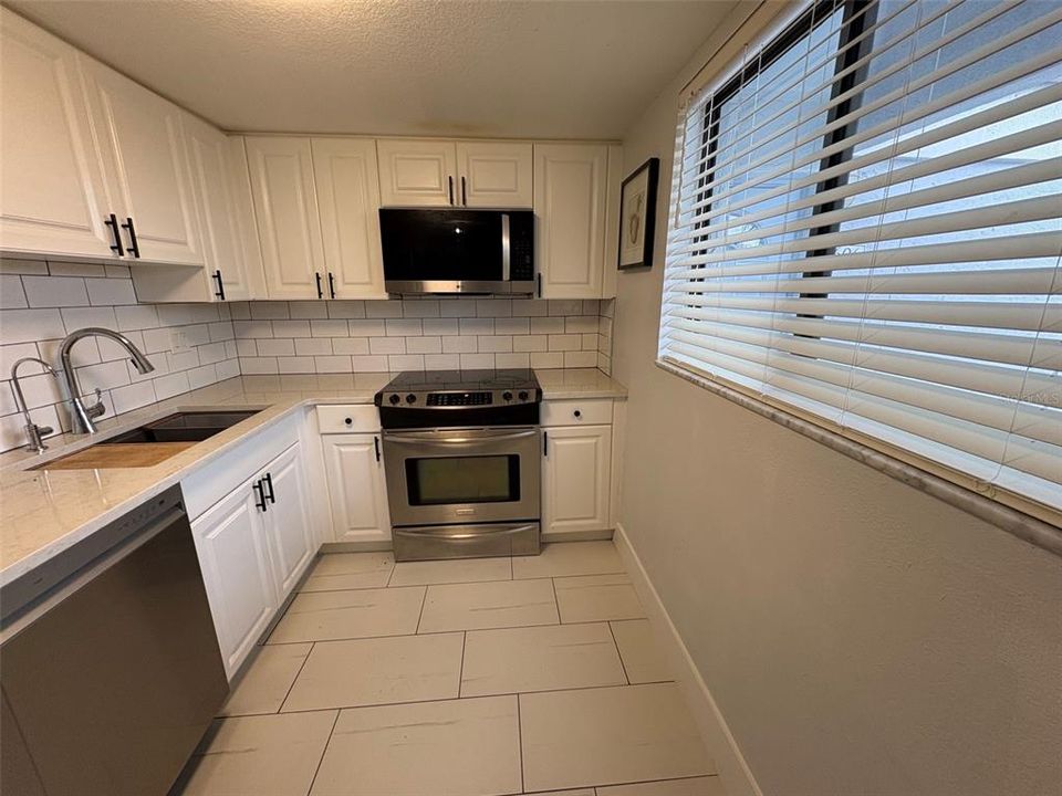 For Sale: $139,500 (1 beds, 1 baths, 620 Square Feet)