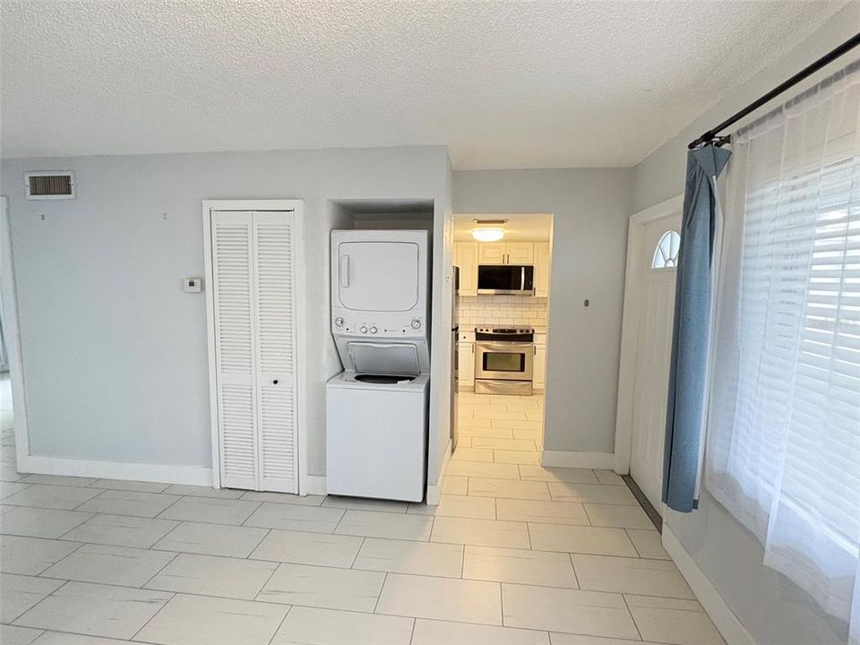 For Sale: $139,500 (1 beds, 1 baths, 620 Square Feet)