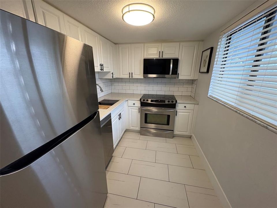 For Sale: $139,500 (1 beds, 1 baths, 620 Square Feet)