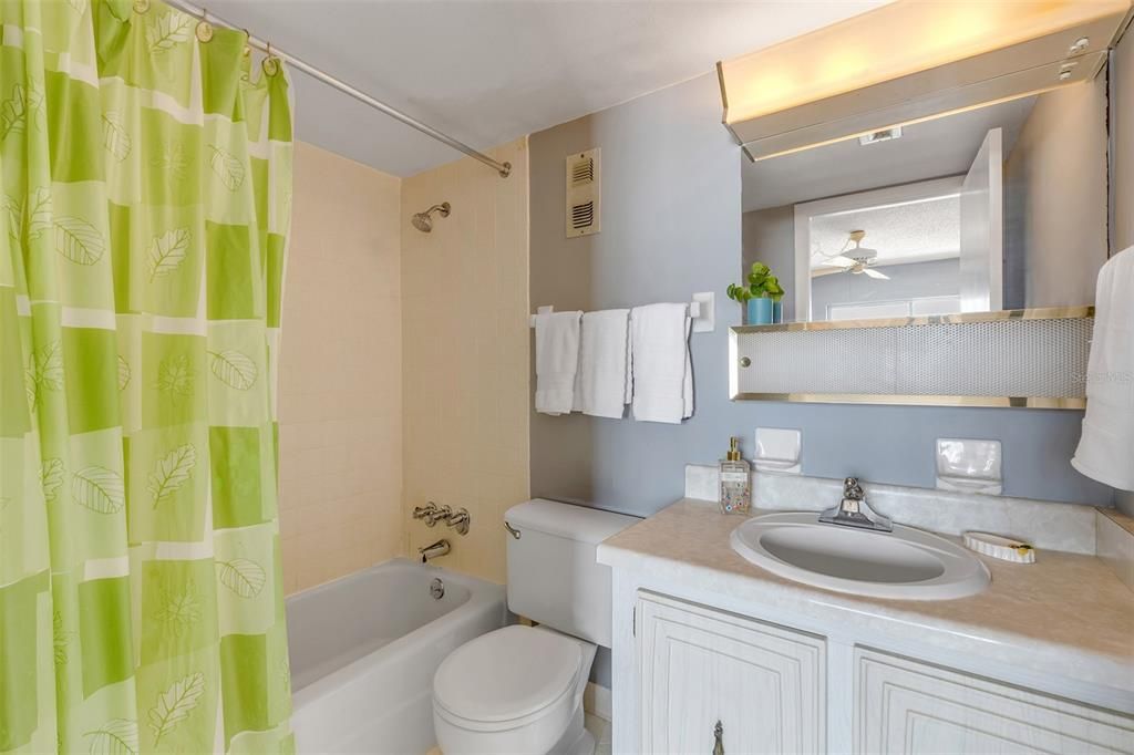 En Venta: $165,000 (2 camas, 2 baños, 1030 Pies cuadrados)