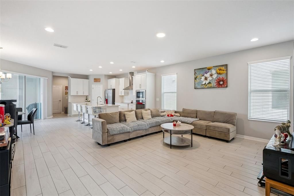 For Sale: $519,900 (4 beds, 3 baths, 2791 Square Feet)