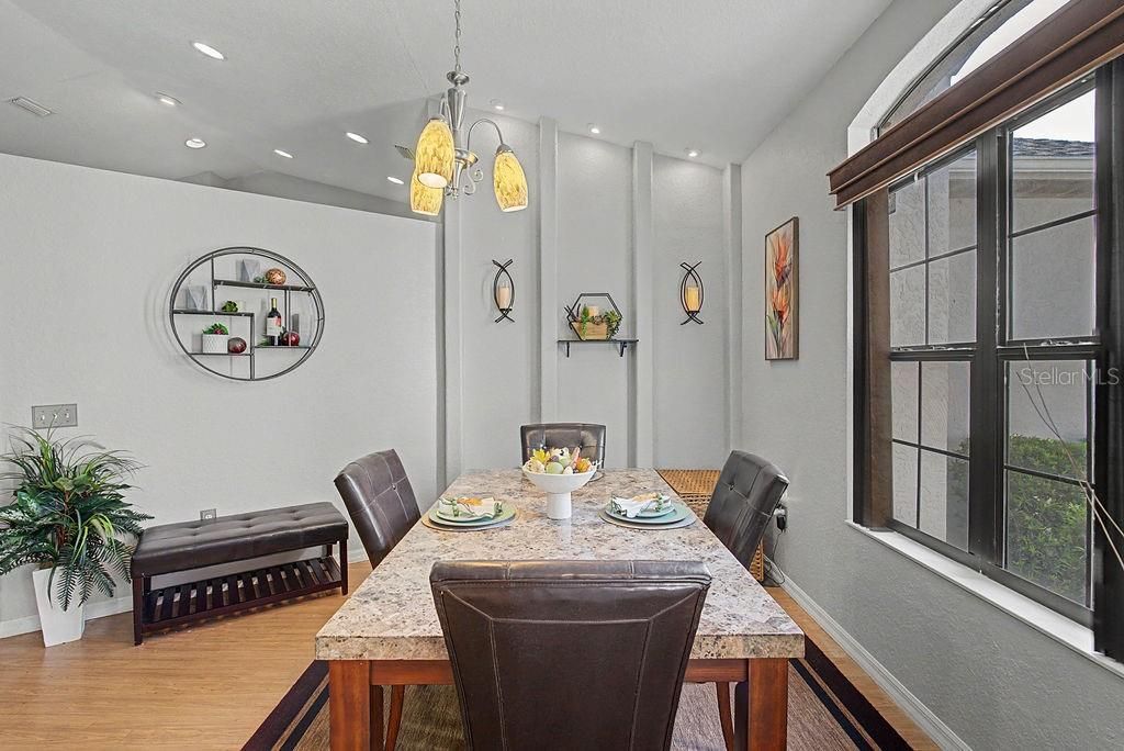 En Venta: $459,900 (3 camas, 3 baños, 2271 Pies cuadrados)