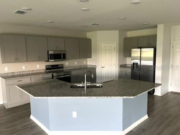 En Venta: $347,000 (5 camas, 3 baños, 2701 Pies cuadrados)