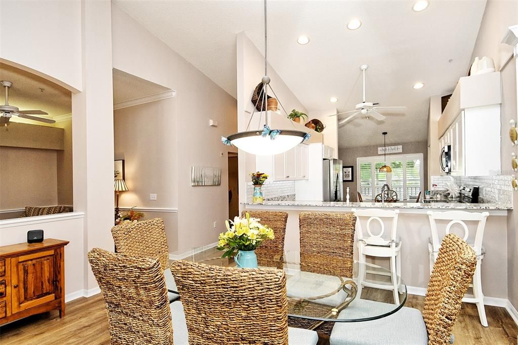 Под контрактом: $269,900 (2 спален, 2 ванн, 1433 Квадратных фут)