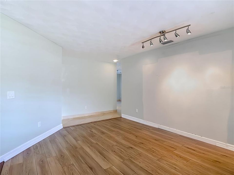 На продажу: $469,900 (4 спален, 2 ванн, 2599 Квадратных фут)