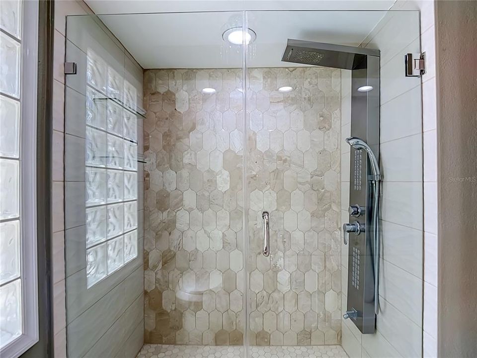 На продажу: $469,900 (4 спален, 2 ванн, 2599 Квадратных фут)
