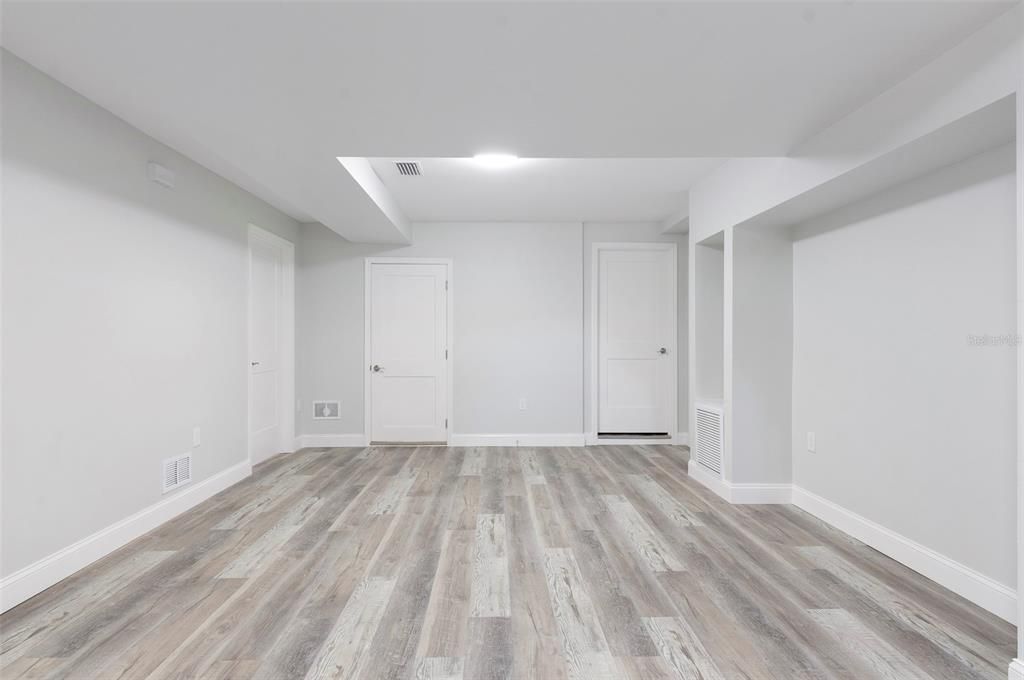 В аренду: $1,900 (2 спален, 1 ванн, 758 Квадратных фут)