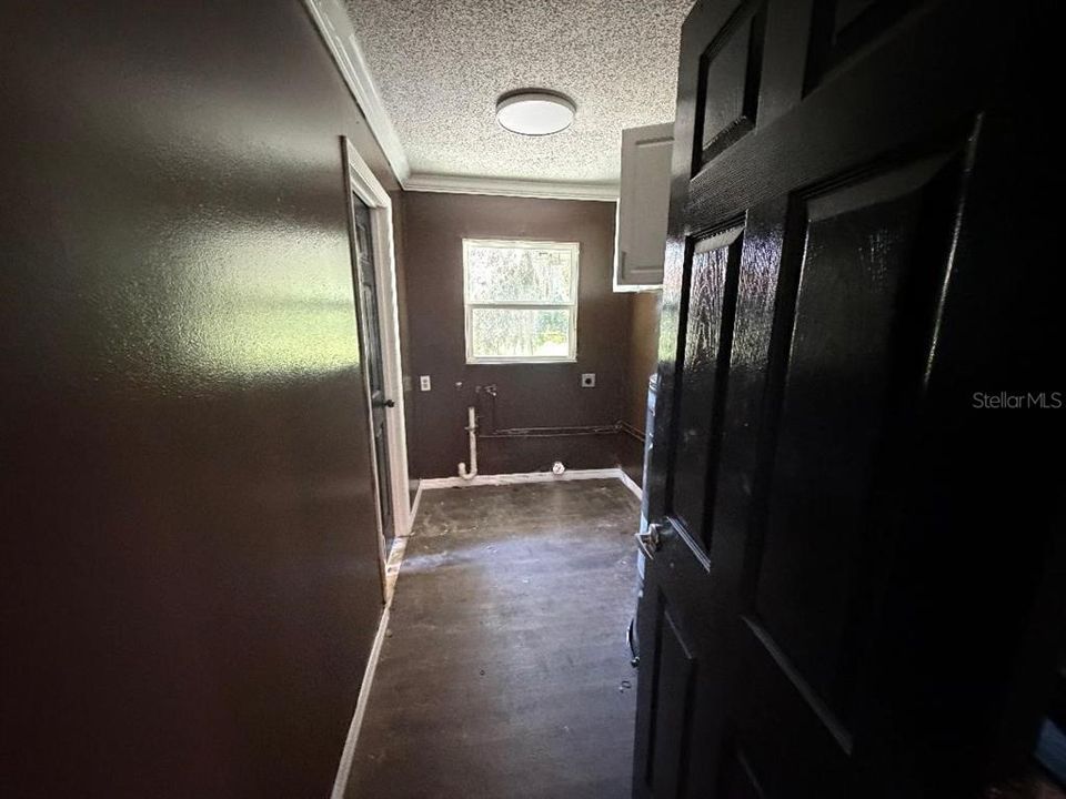 For Rent: $1,900 (3 beds, 2 baths, 1692 Square Feet)