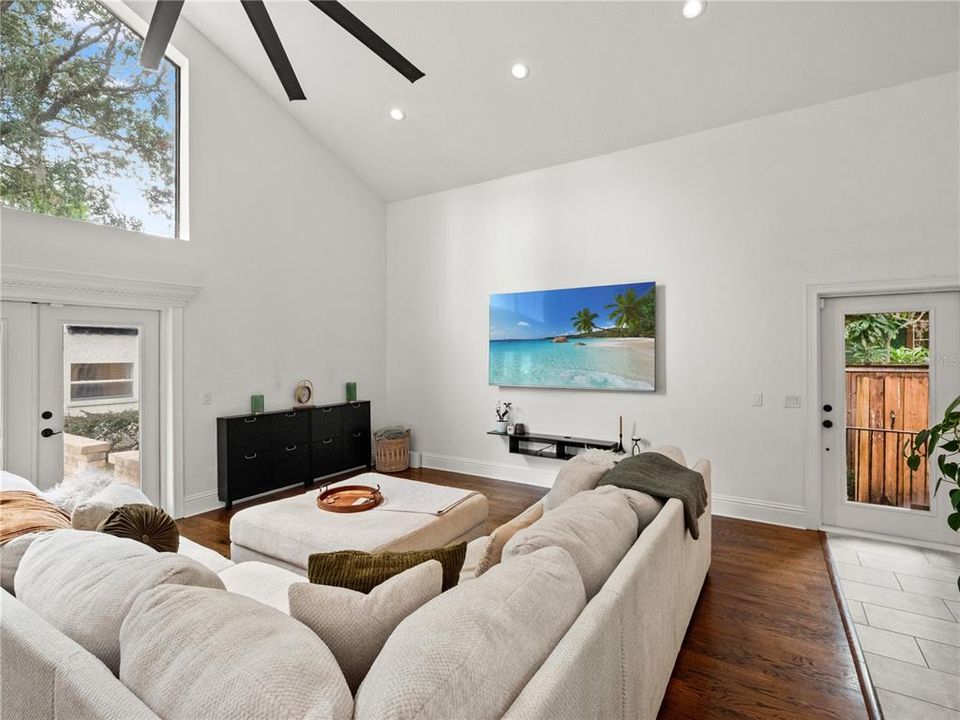 En Venta: $850,000 (4 camas, 4 baños, 2688 Pies cuadrados)