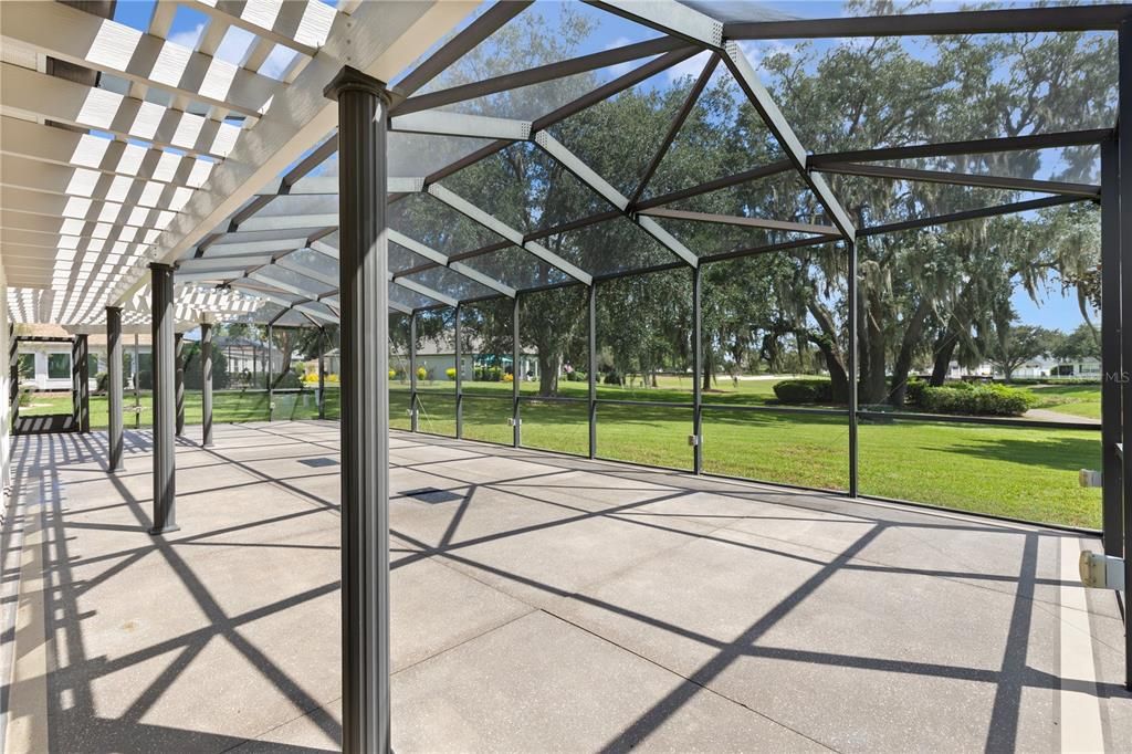 Activo con contrato: $588,000 (3 camas, 2 baños, 2145 Pies cuadrados)