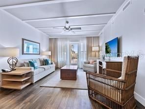 For Sale: $650,000 (2 beds, 2 baths, 1038 Square Feet)