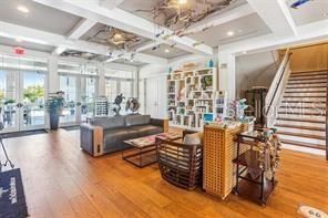 For Sale: $650,000 (2 beds, 2 baths, 1038 Square Feet)