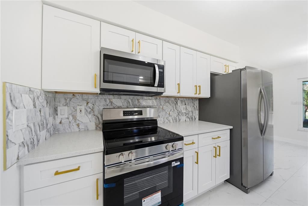 На продажу: $339,500 (3 спален, 2 ванн, 1693 Квадратных фут)