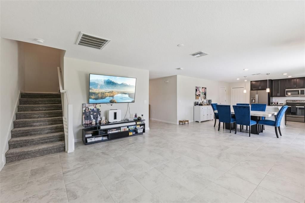 En Venta: $469,000 (4 camas, 2 baños, 2584 Pies cuadrados)