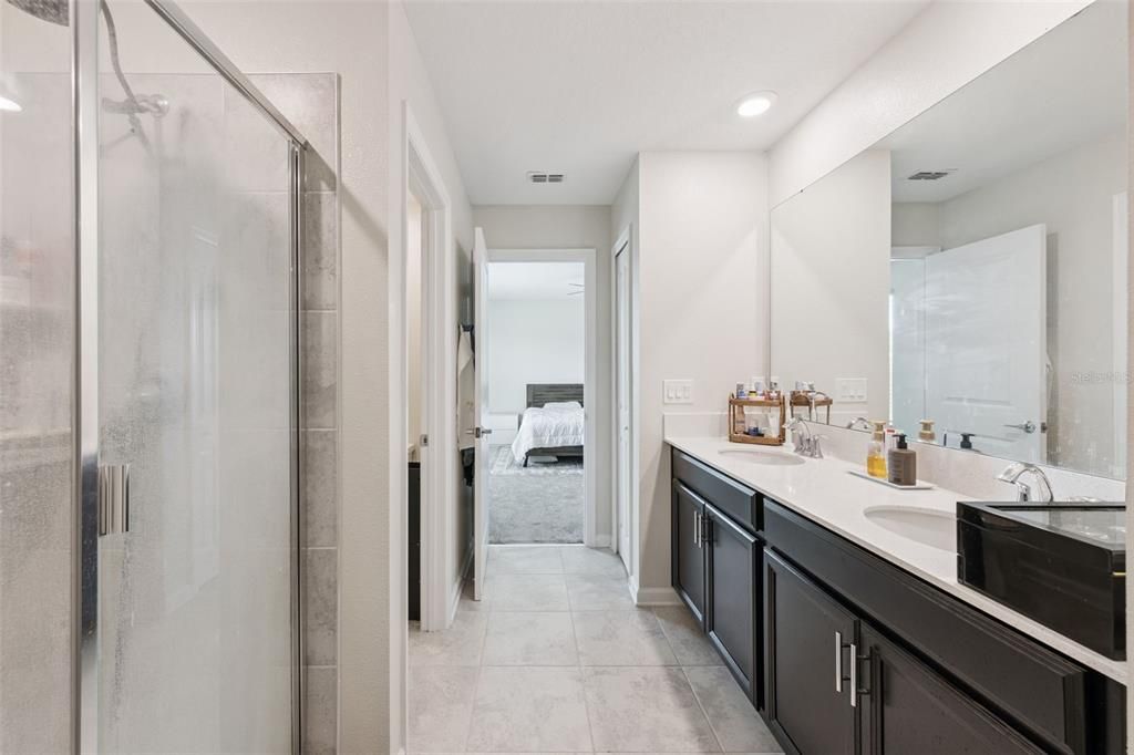 En Venta: $469,000 (4 camas, 2 baños, 2584 Pies cuadrados)
