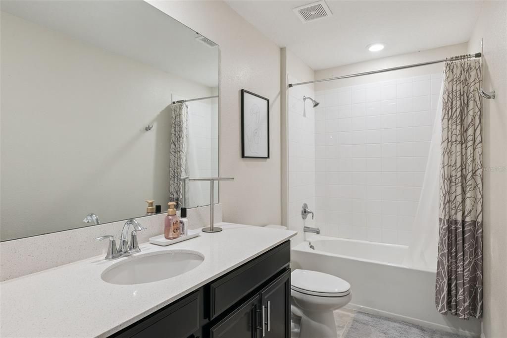 En Venta: $469,000 (4 camas, 2 baños, 2584 Pies cuadrados)
