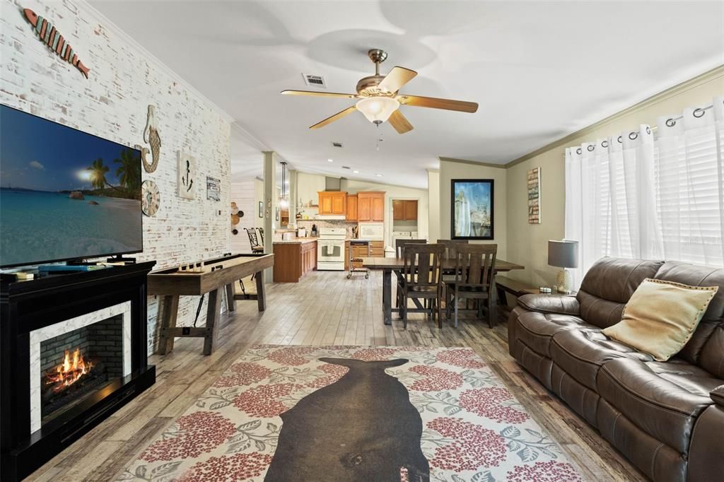 For Sale: $515,009 (3 beds, 2 baths, 1800 Square Feet)