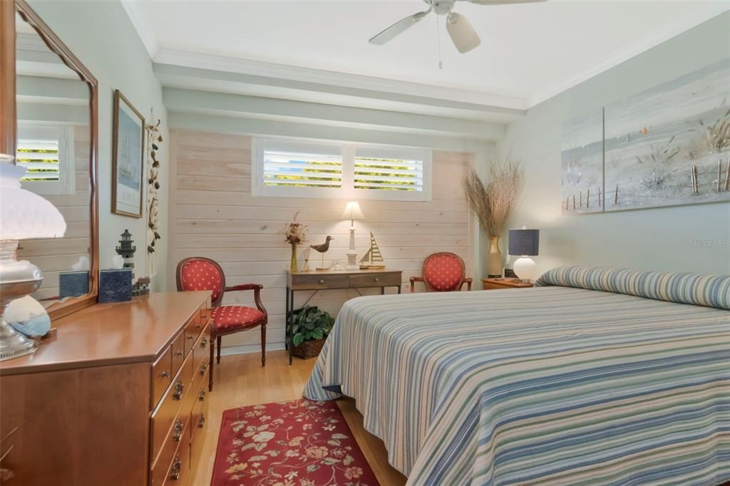 For Sale: $275,000 (2 beds, 2 baths, 1280 Square Feet)