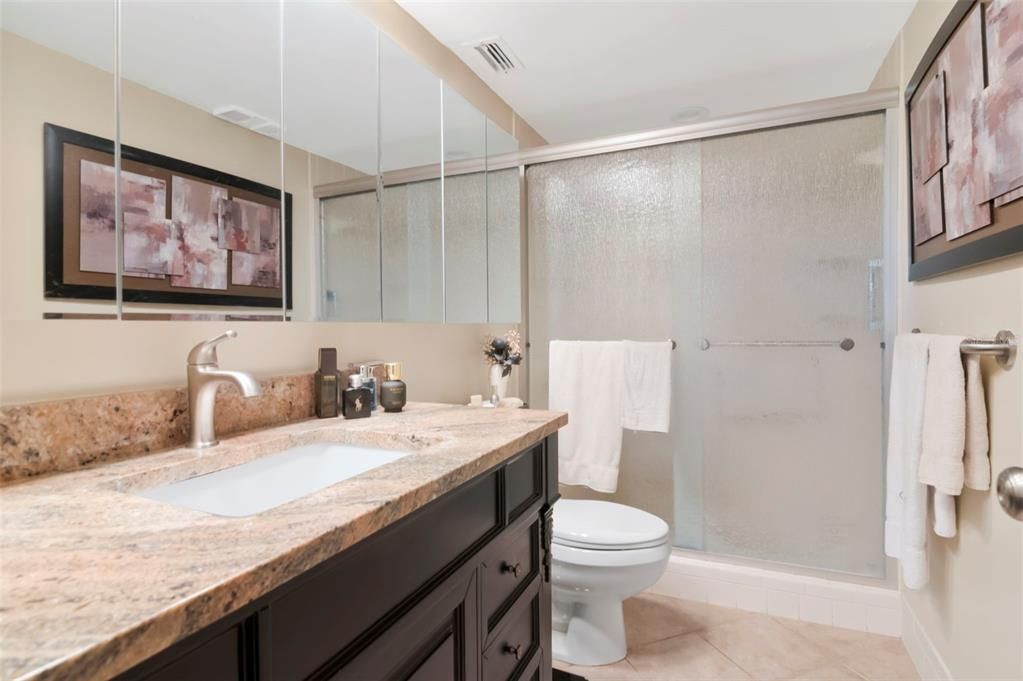 For Sale: $275,000 (2 beds, 2 baths, 1280 Square Feet)