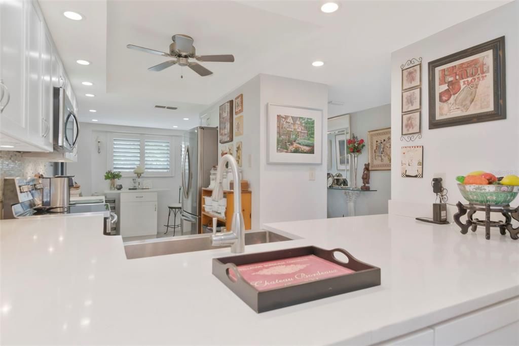 For Sale: $275,000 (2 beds, 2 baths, 1280 Square Feet)
