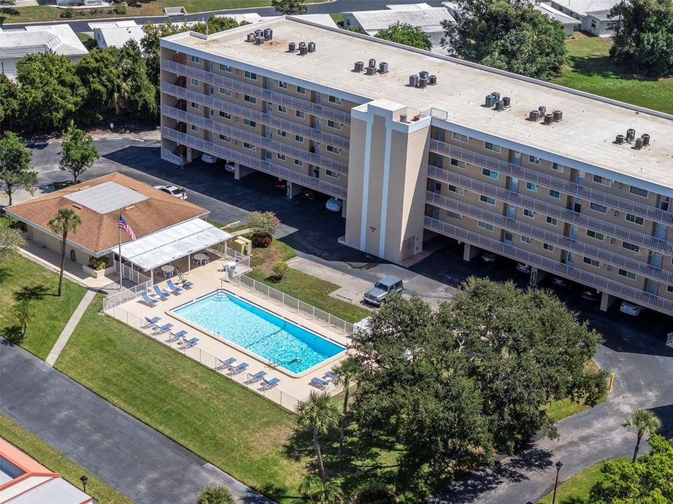 For Sale: $275,000 (2 beds, 2 baths, 1280 Square Feet)