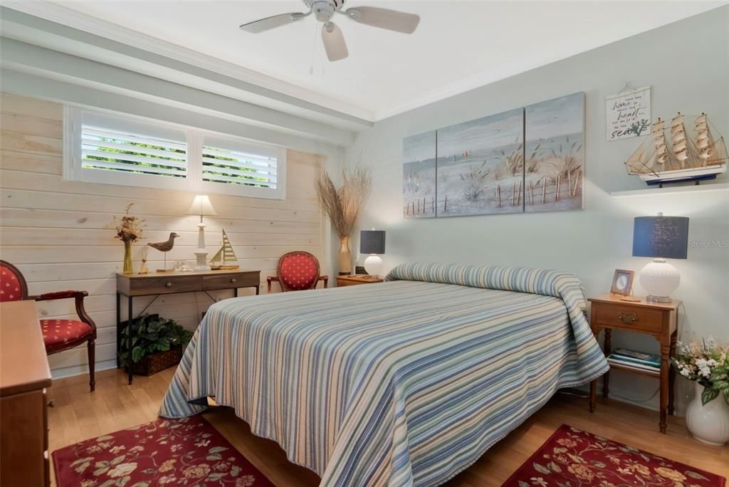 For Sale: $275,000 (2 beds, 2 baths, 1280 Square Feet)