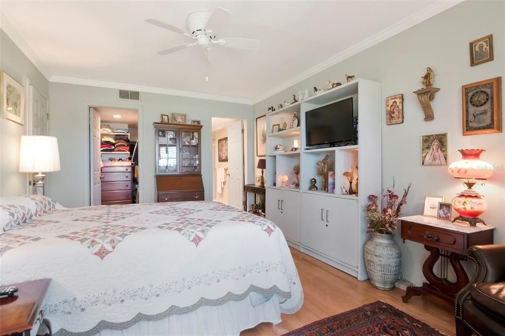 For Sale: $275,000 (2 beds, 2 baths, 1280 Square Feet)