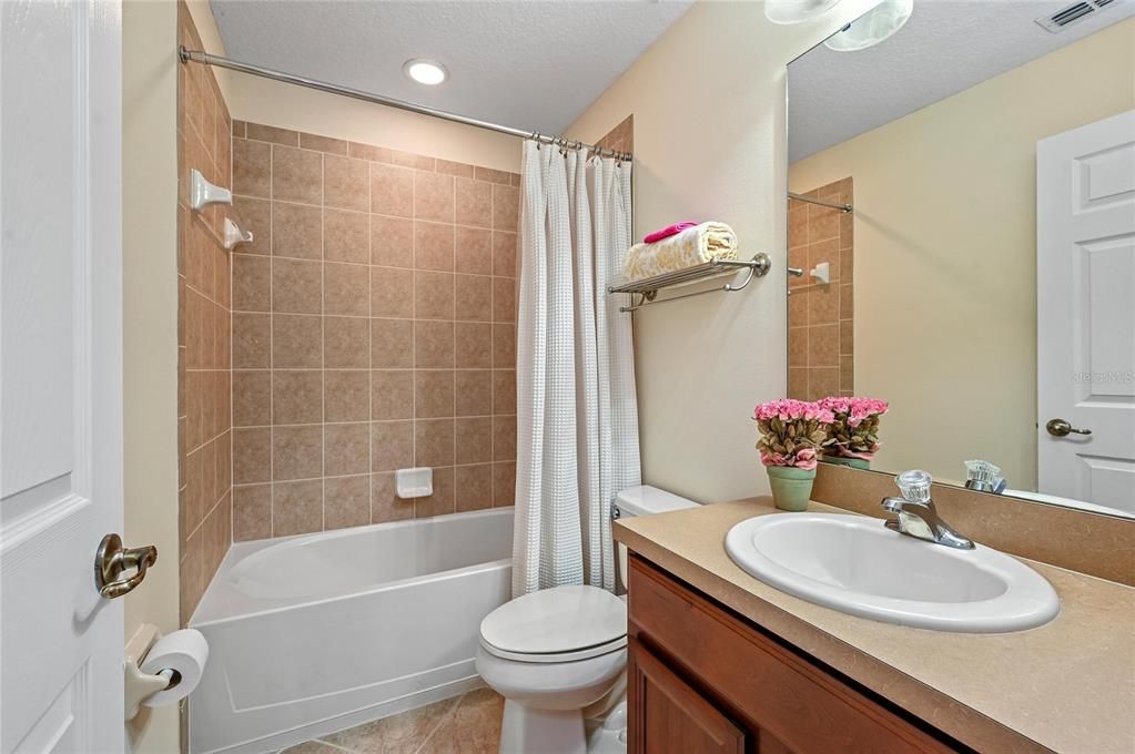 For Sale: $355,000 (3 beds, 2 baths, 1568 Square Feet)