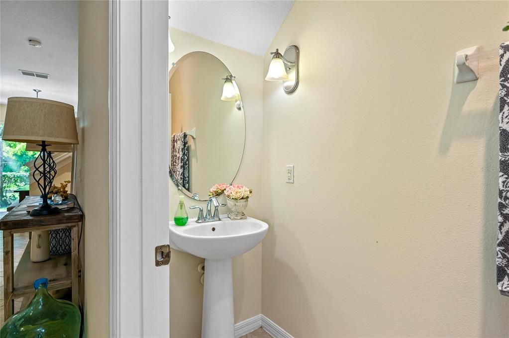 For Sale: $355,000 (3 beds, 2 baths, 1568 Square Feet)