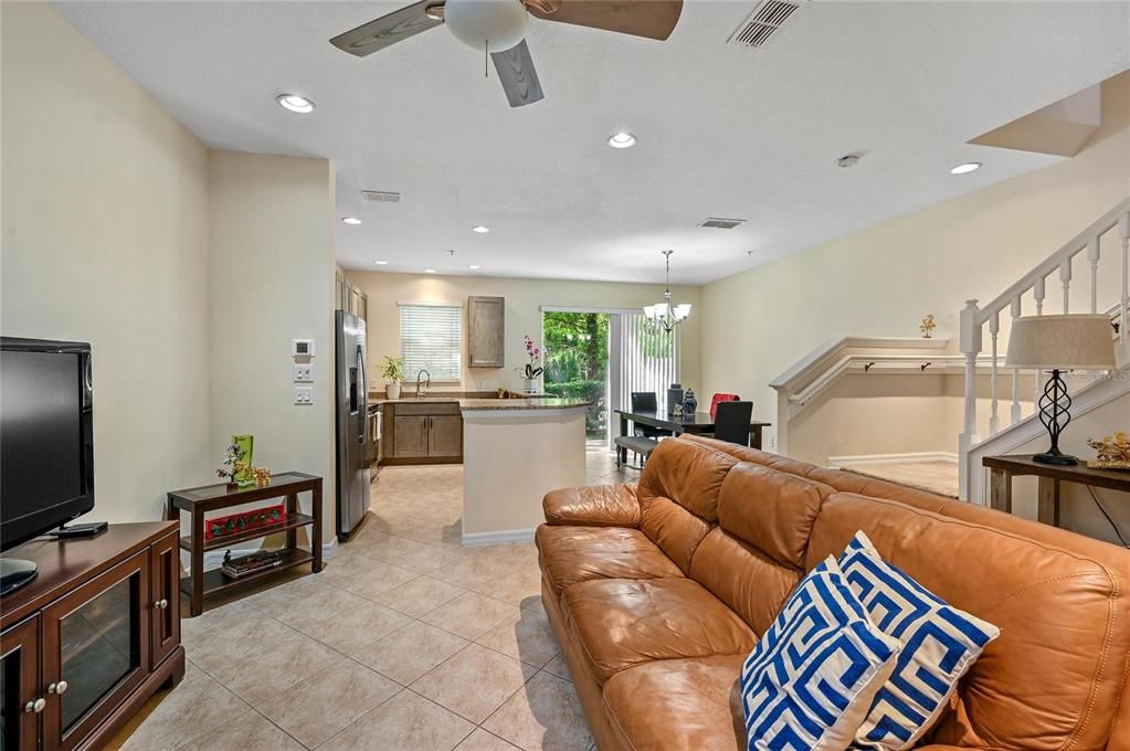 For Sale: $355,000 (3 beds, 2 baths, 1568 Square Feet)