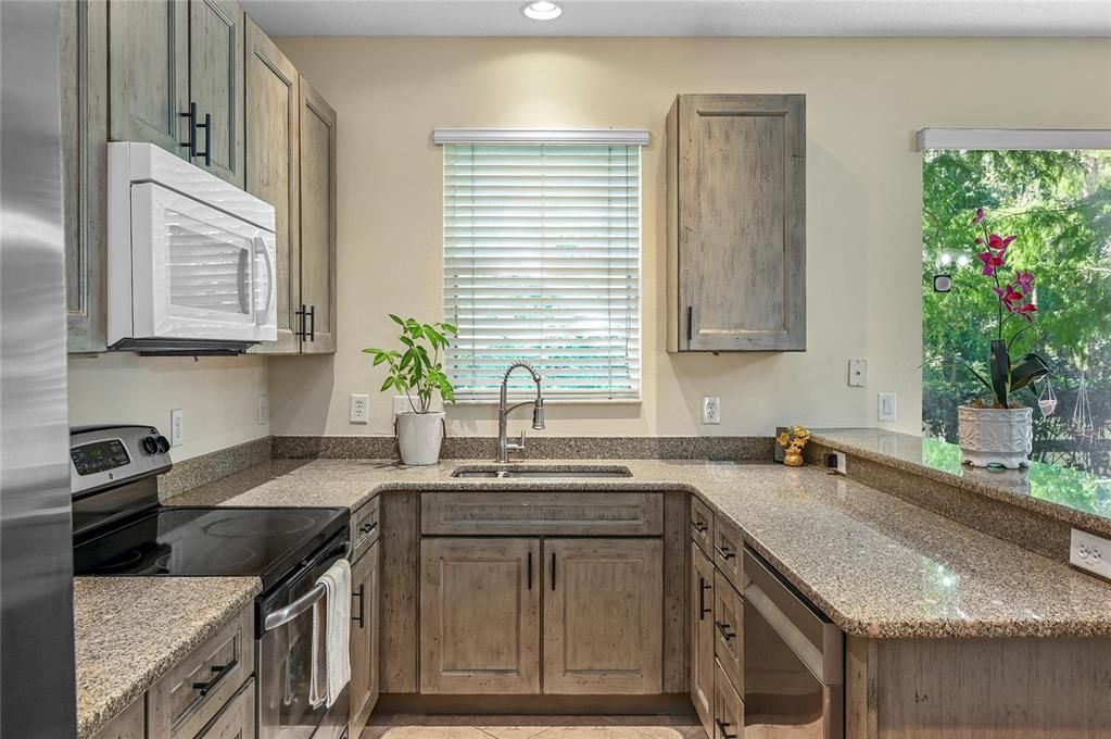 For Sale: $355,000 (3 beds, 2 baths, 1568 Square Feet)