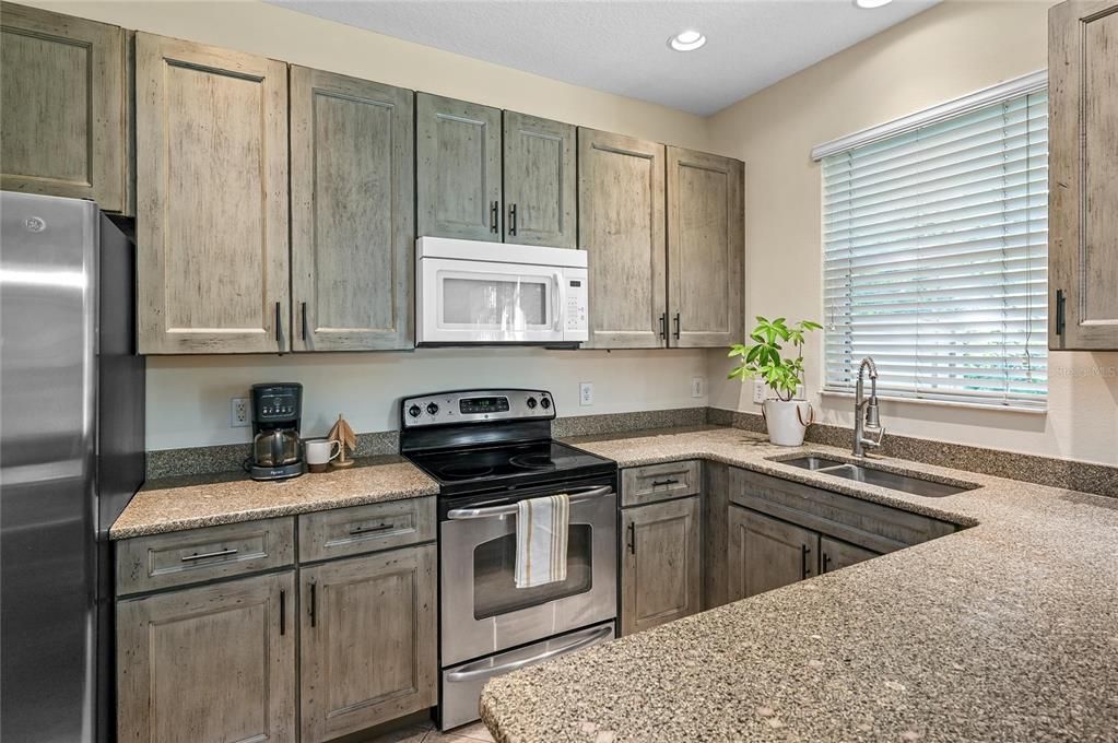 For Sale: $355,000 (3 beds, 2 baths, 1568 Square Feet)