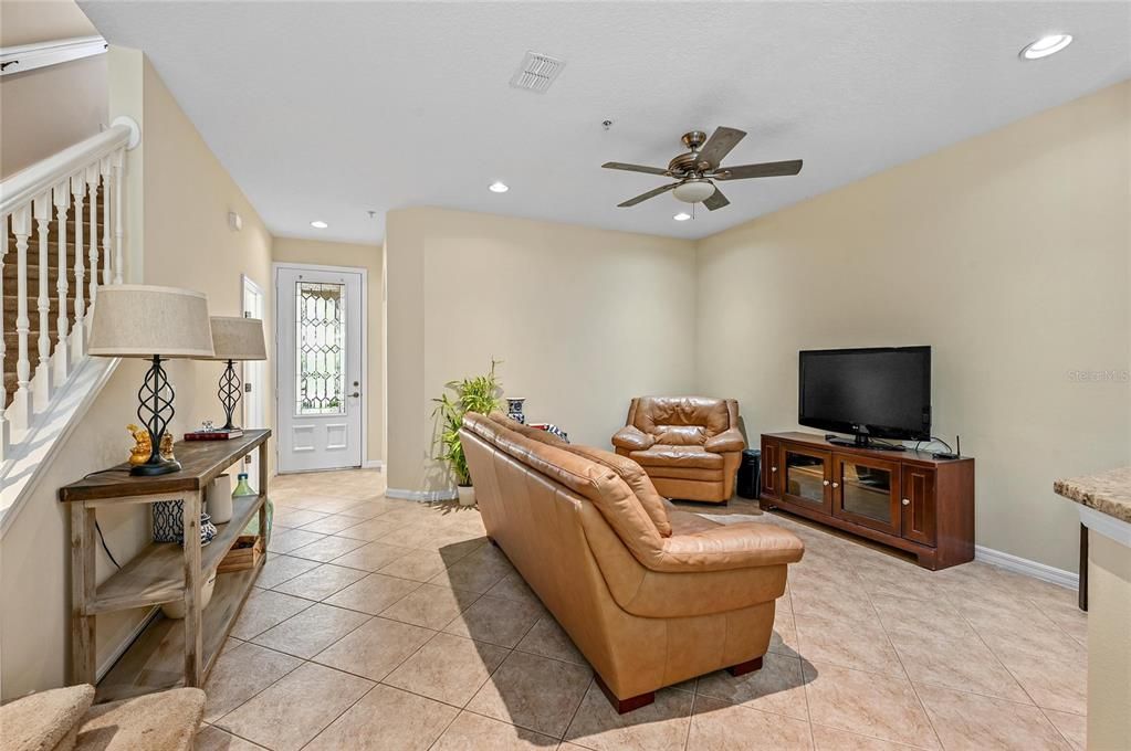For Sale: $355,000 (3 beds, 2 baths, 1568 Square Feet)